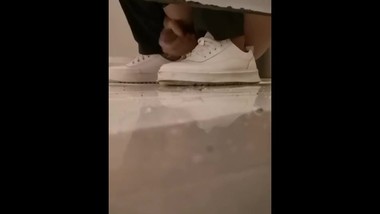 teen boy cumming - hidden toilet cam