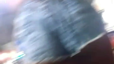 Duas novinhas gostosas de shortinho