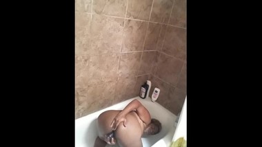 Horny in the tub