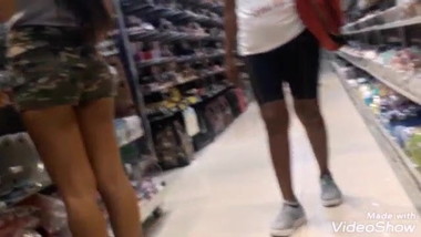 Novinha mostrando a polpa