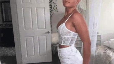 Jade showing off her amazing rack but not nude sadly