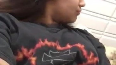 Sri Lankan girl fingering