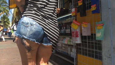 Tatuada exibida pagando poupinha