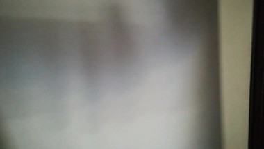 Espiando a mi prima en la ducha 1