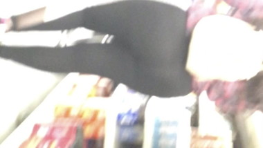 Juicy booty Latina teen pawgs thin leggings let me follow