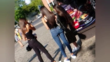 Berlin Street Candid #07 cute teens waiting for the bus