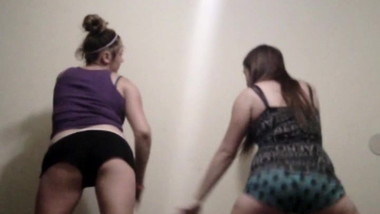 Me n Bryanna TWERKKKK - Alyssa Shaw