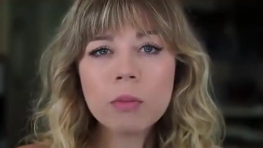 Jennette McCurdy sexy