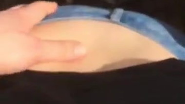 Freundin am Arsch fassen