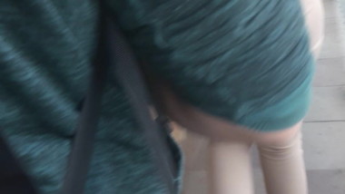 LOIRA RABUDA TOP rebolado jeans