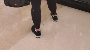 Just walked up on this kroger azz in spandex