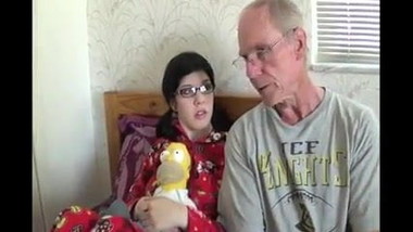 HYE dads Not Happy She Chooses brother !