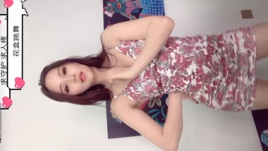 eS????a?????c??e?zchinese cam girl sexy dance 2