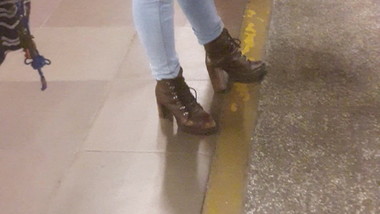 LOIRA gostosa sexy jeans frontal