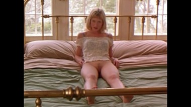 Sonja Bennett shows boyfriend and us her pussy - Punch (2002)