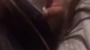 Nederlandse kech belt d'r vriendje terwijl ze geneukt wordt