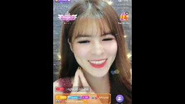 Hotgirl Moon livestream on Uplive