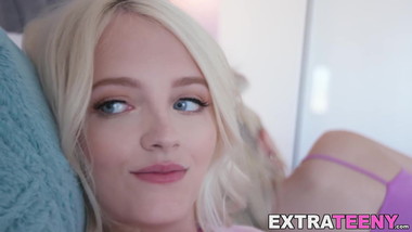 Petite lady Kate Bloom treated with fat cock and big facial