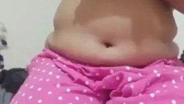 Desi salwar babe showing boobs