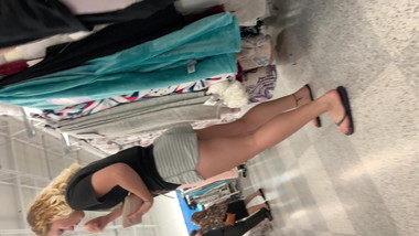 Shirt clips of short shorts