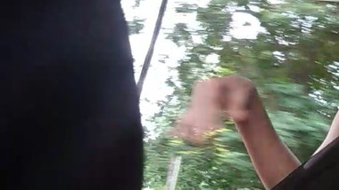 Dick flashing to Desi girls in auto