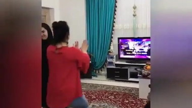 Iranian Girls Dance