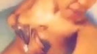 Somali girl naked in tub