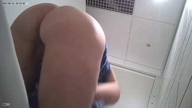 French girl spied in toilets at pool 1