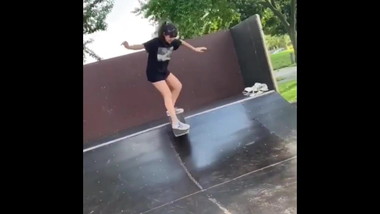 skate girl showing underpants