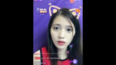Nhan girl livestream Uplive