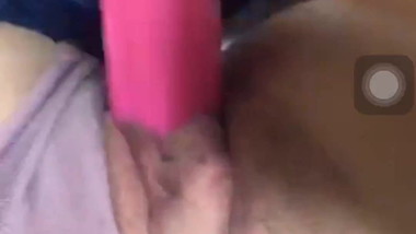 Teen plays with her dildo on periscope