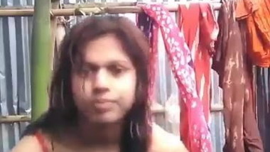 Indian girl make selfie video for BF