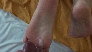 Cum on tiny soles