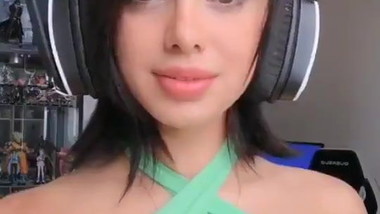 Julia Bayonetta sexy on TikTok