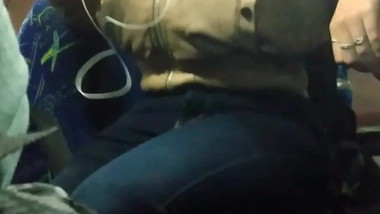 Gostosinha no jeans sentou do lado girl in jeans