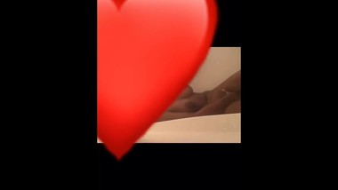 BI SEXUAL FINGERS HERSELF