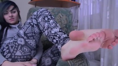 Hot fox with sexy feet entices you