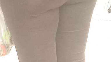 Thick booty in Tight Pants(Bus Stop)