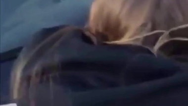 Je me fais prendre sur le capot