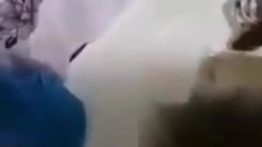 Iraqi cumshot on head of his girlfriend