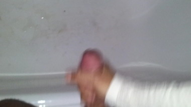 Handjob paja de mi amiga Nuria en la ducha