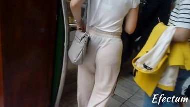 Hooooot ass See through !!!