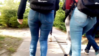 2 Hot jb teen tight jeans asses in public