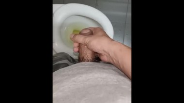 teen jerk in public toiet