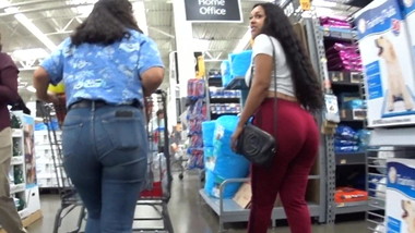 Thick booty girl with vpl