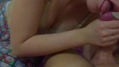 TEEN SWEET BLOWJOB AND CUM ONTO TITS