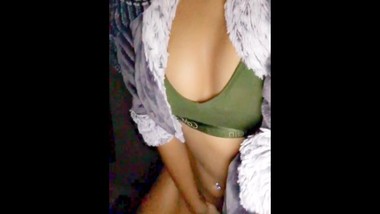 Summer plays with her pussy