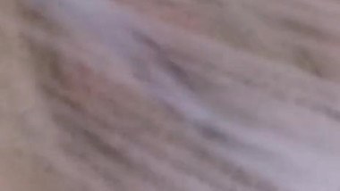 chatte serre ou eclater?