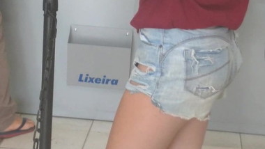 Ruivinha de shortinho