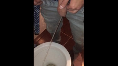young pissing , I take it off the big jet